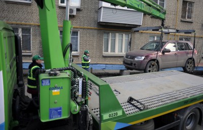 Эвакуатор насмерть задавил водителя эвакуируемого автомобиля